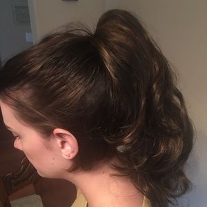 Pony tail attachment, brown w/auburn highlights